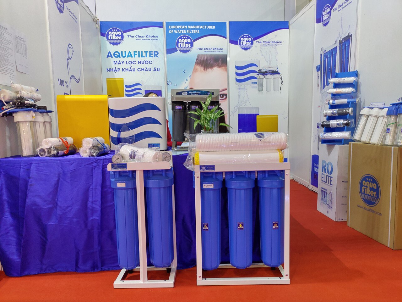 Phân biệt lõi lọc Aquafilter chính hãng thông qua tem nhãn dán trên sản phẩm, quét mã QR code và trải nghiệm thực tế