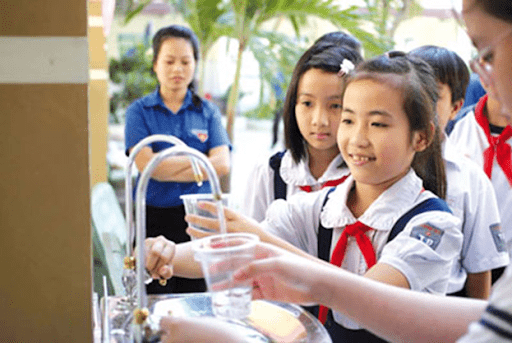 Máy lọc nước dùng cho trường học cần thiết trước tình trạng nước đầu vào tại Việt Nam ô nhiễm nặng